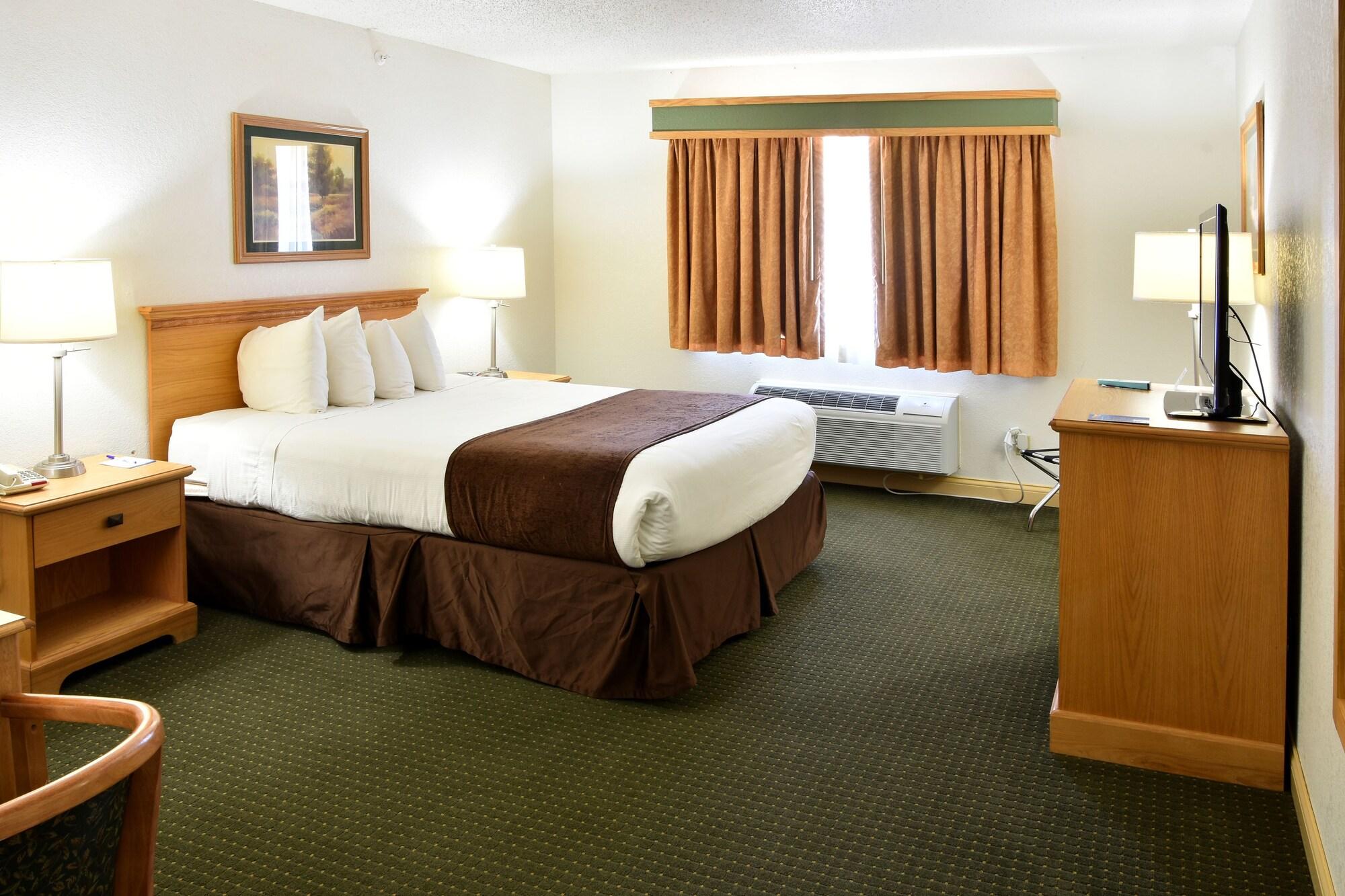 Baymont By Wyndham Robinson Hotel Exterior photo