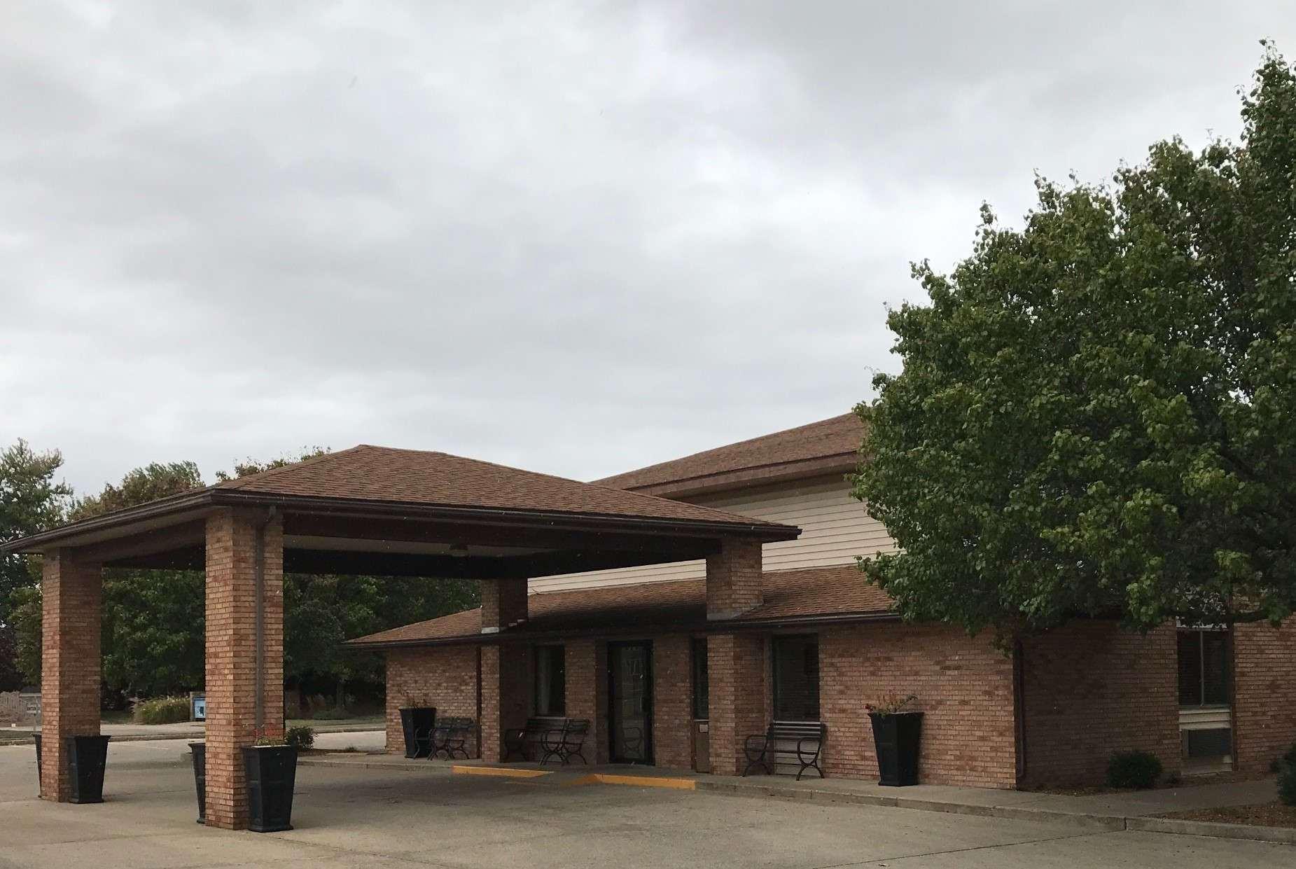 Baymont By Wyndham Robinson Hotel Exterior photo