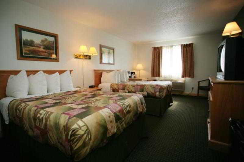 Baymont By Wyndham Robinson Hotel Exterior photo