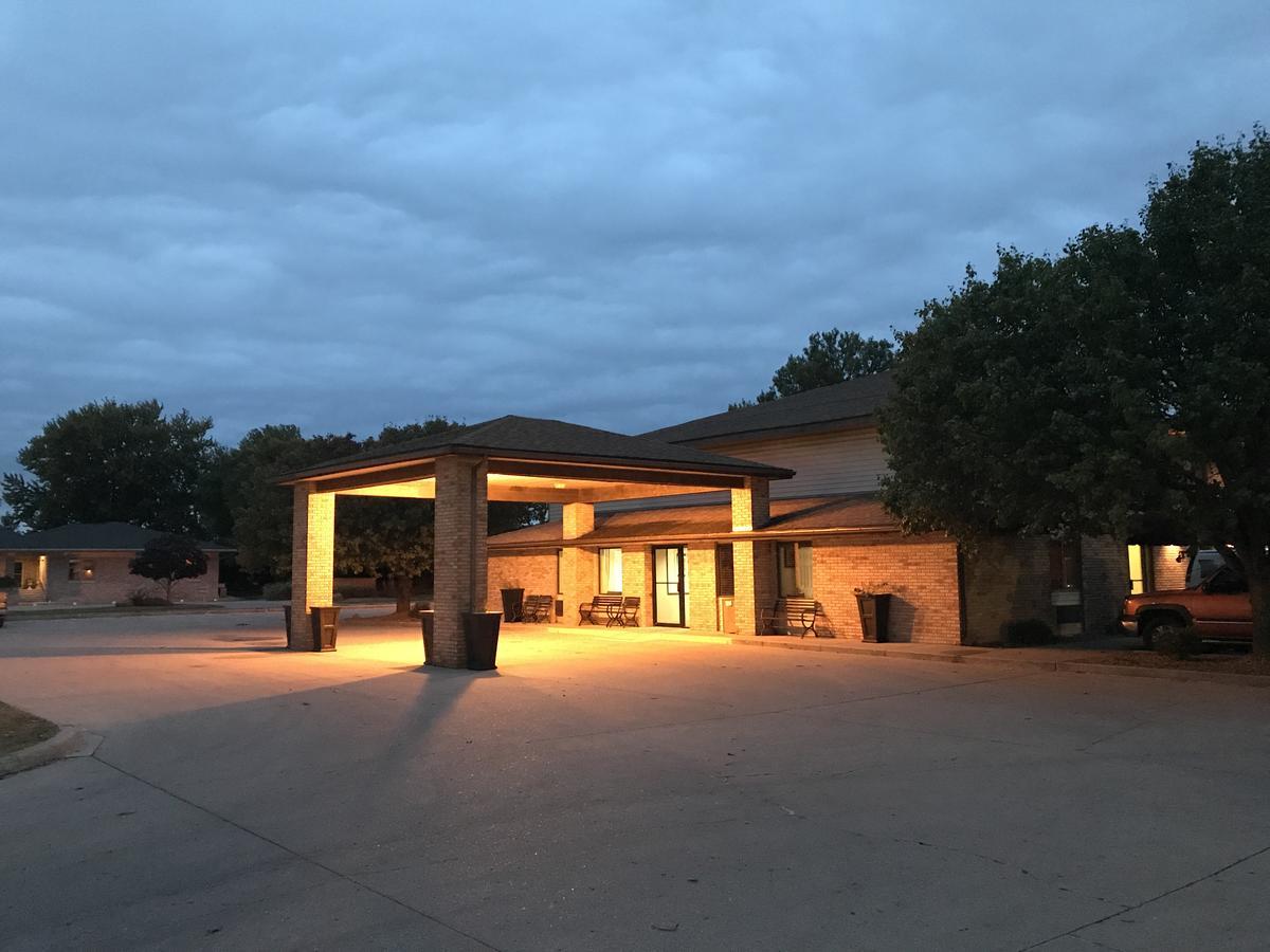 Baymont By Wyndham Robinson Hotel Exterior photo