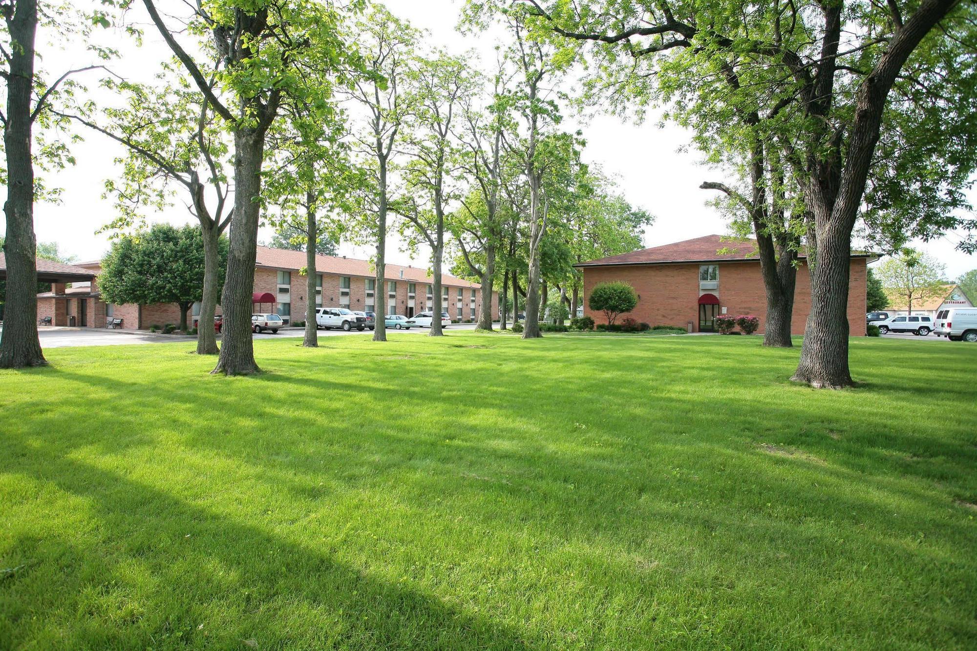 Baymont By Wyndham Robinson Hotel Exterior photo